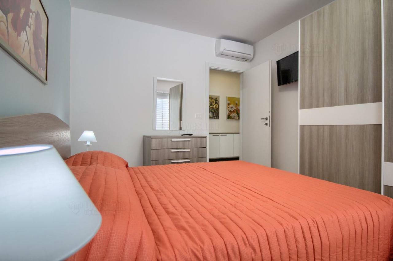Jacuzzi Holiday Homes By Lovesud Santa Maria di Leuca Exterior photo